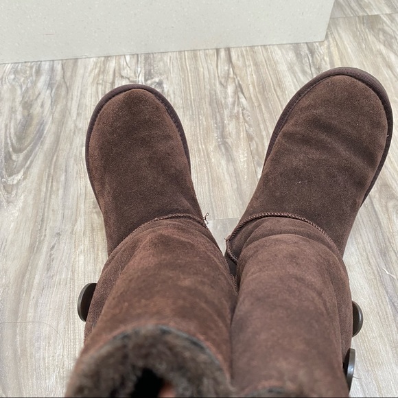 Warm and cozy UGGS boots - winter ready - Picture 8 of 9